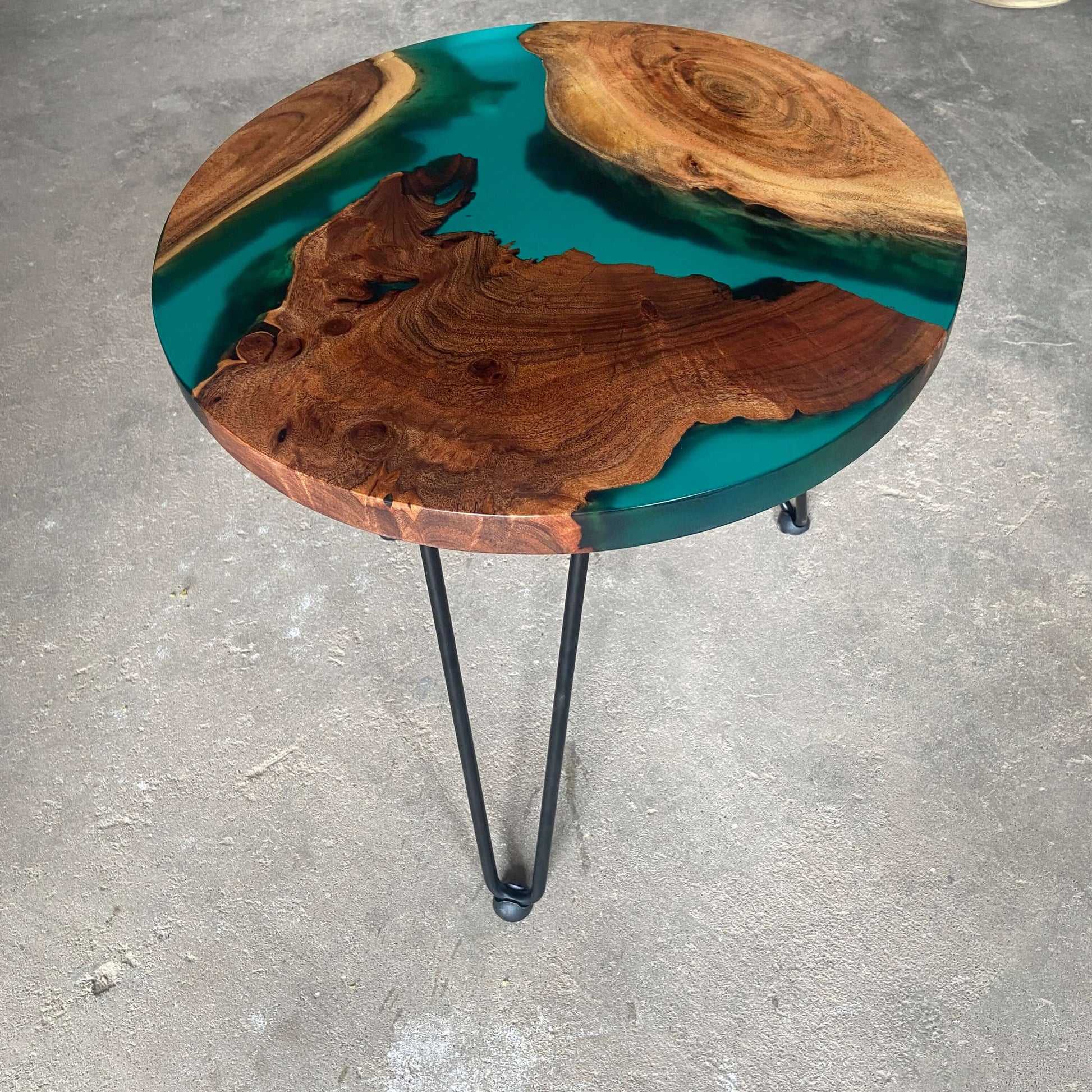 Green and Wooden Epoxy Resin Coffee Table For Home Decor