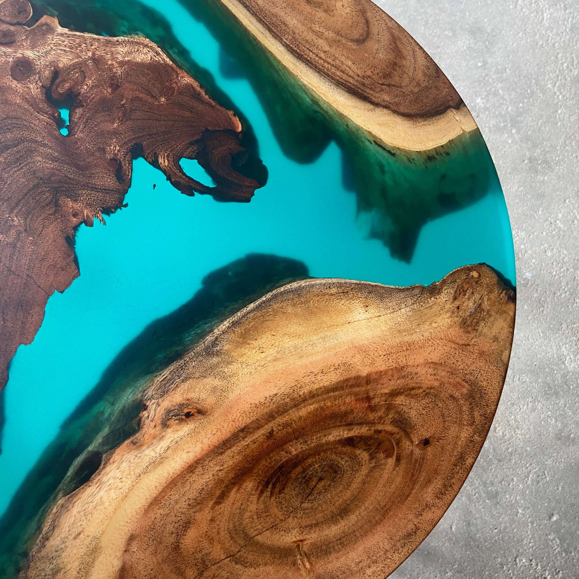 Green and Wooden Epoxy Resin Coffee Table For Home Decor