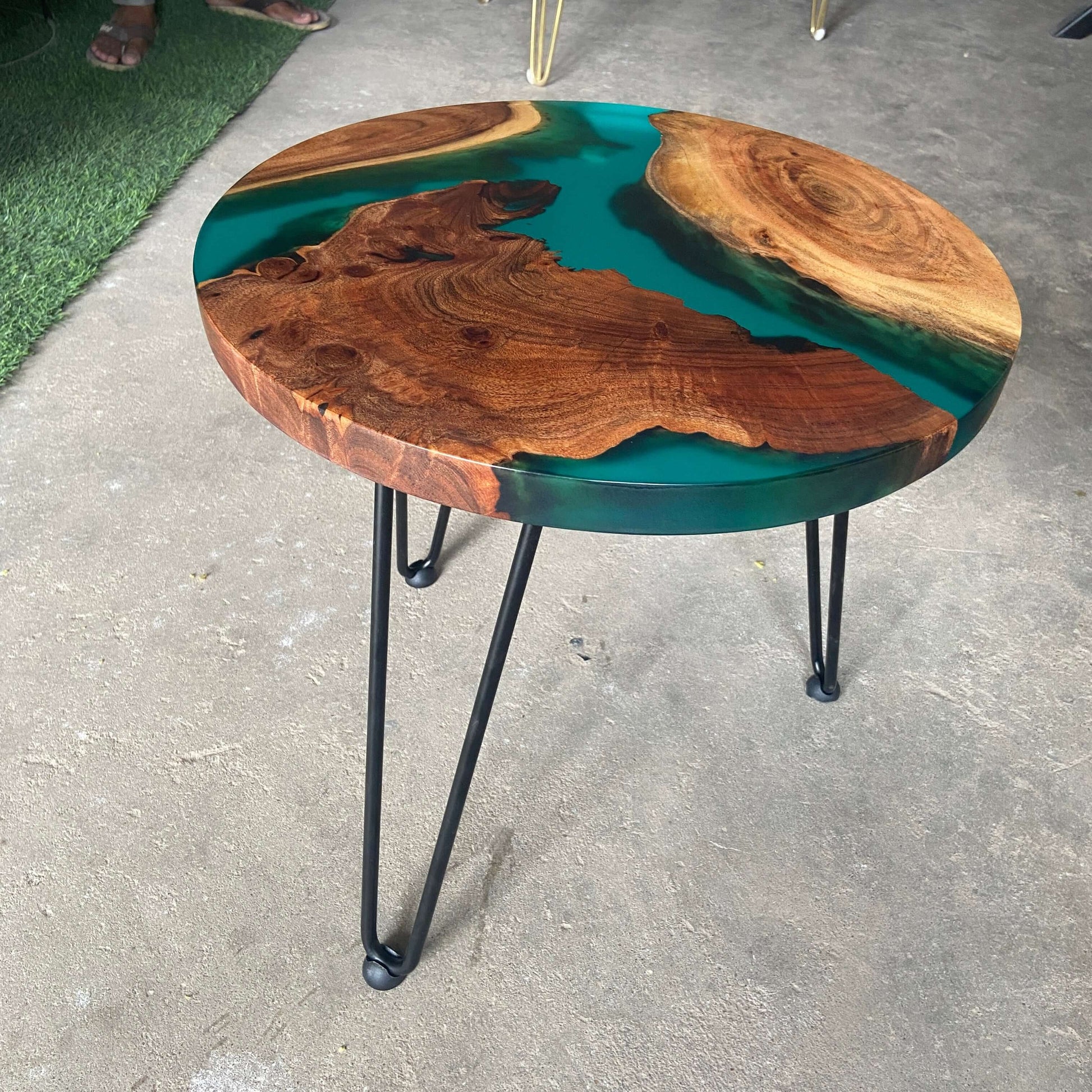 Green and Wooden Epoxy Resin Coffee Table For Home Decor