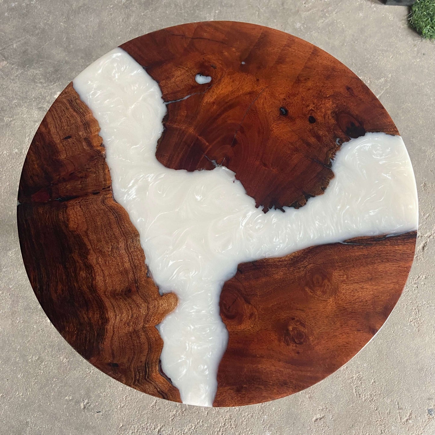 White and Wooden Epoxy Resin Coffee Table For Home Decor