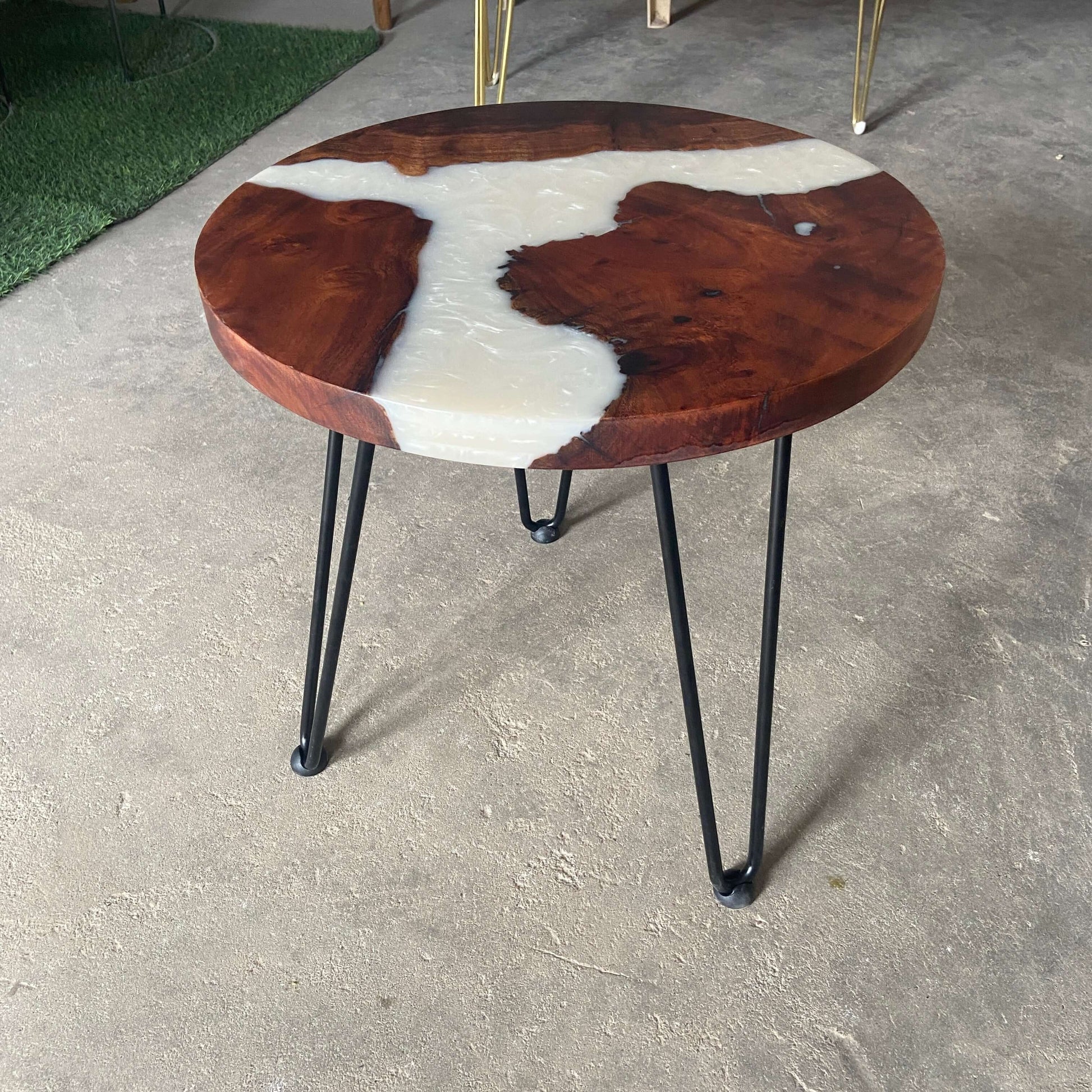 White and Wooden Epoxy Resin Coffee Table For Home Decor