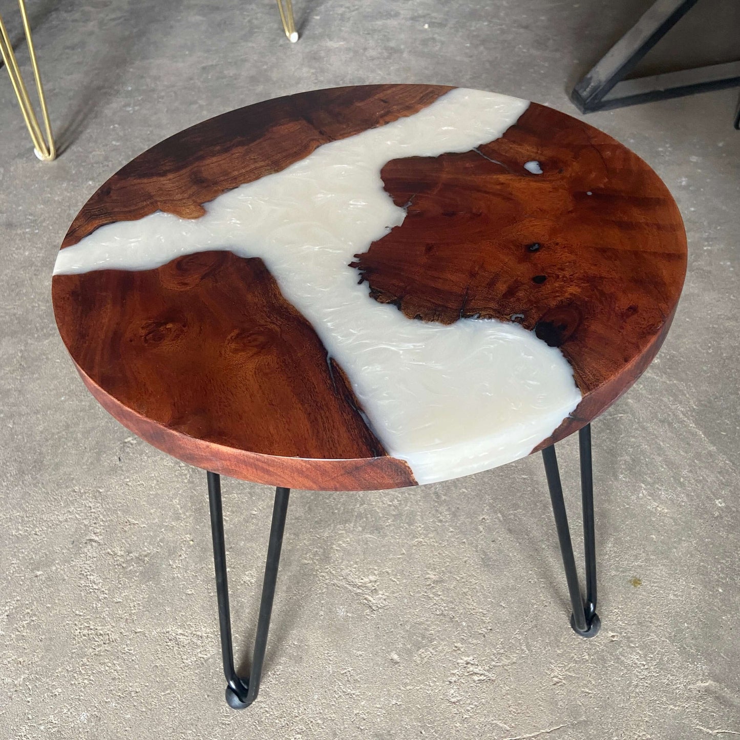 White and Wooden Epoxy Resin Coffee Table For Home Decor