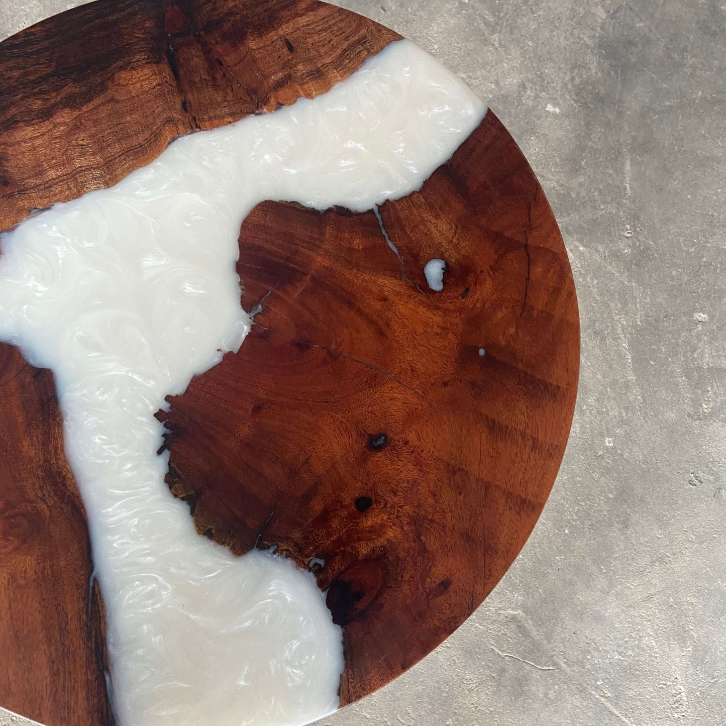 White and Wooden Epoxy Resin Coffee Table For Home Decor